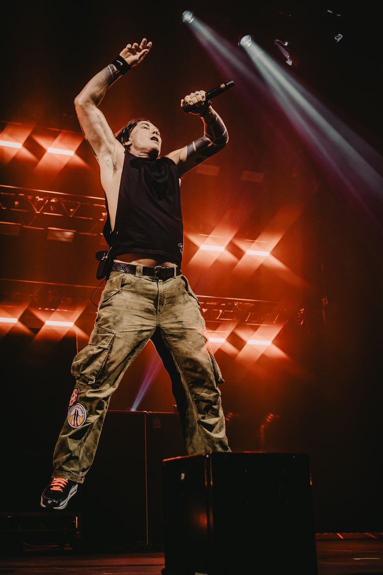 Bush performing live at AEC Theatre in Adelaide